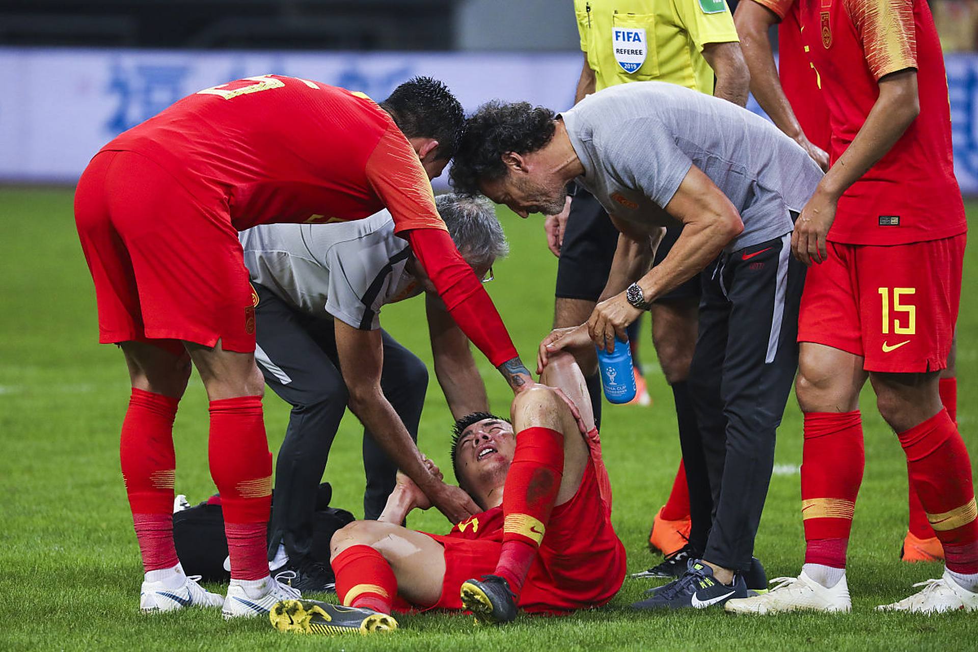 球场上的球员斗殴事件